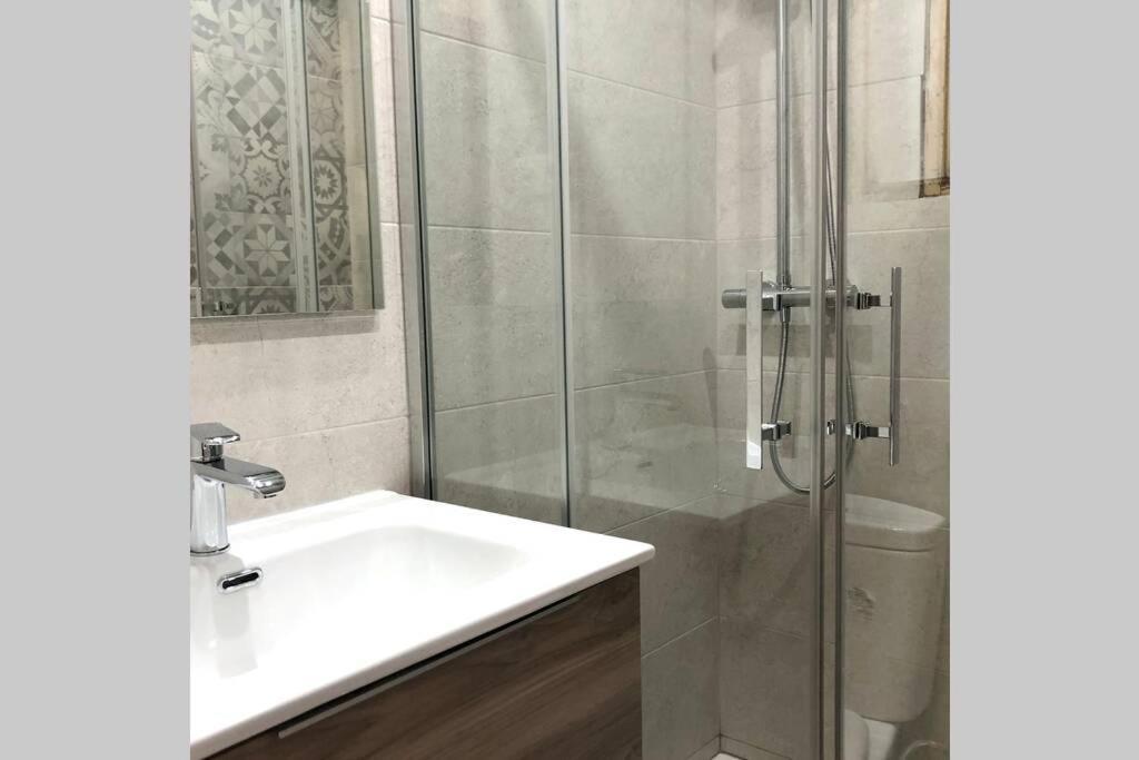شقة M5 Cool Terrace. Metro 1 Min. Center 15' By Metro إسبلوغيس ذي يوبريغات المظهر الخارجي الصورة
